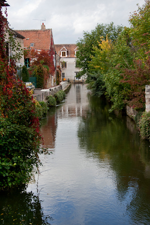 Canal in Chablis, Bourgogne (Burgundy)